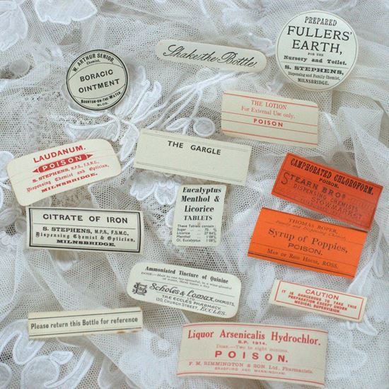 pakje 14 verschillende vintage ongebruikte medicijn etiketten van apotheker