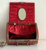 vintage rood fluwelen tasje voor nagelgarnituur