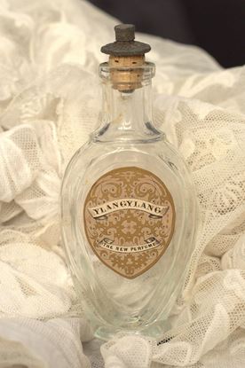 vintage parfumflesje ylang ylang