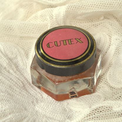 Picture of VINTAGE GLASS JAR CUTEX PINK LIP BALM
