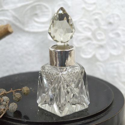 antiek kristallen parfumflesje met zilveren rand