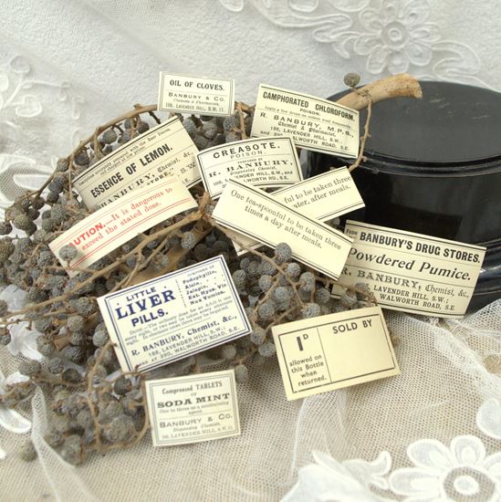 vintage etiketjes van medicijnen
