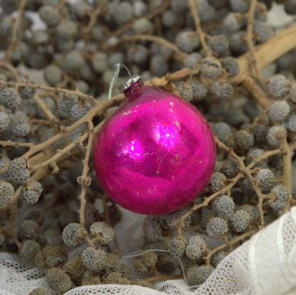 vintage fuchia roze kerstballetje