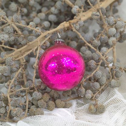 vintage fuchiaroze kleurig kerstballetje