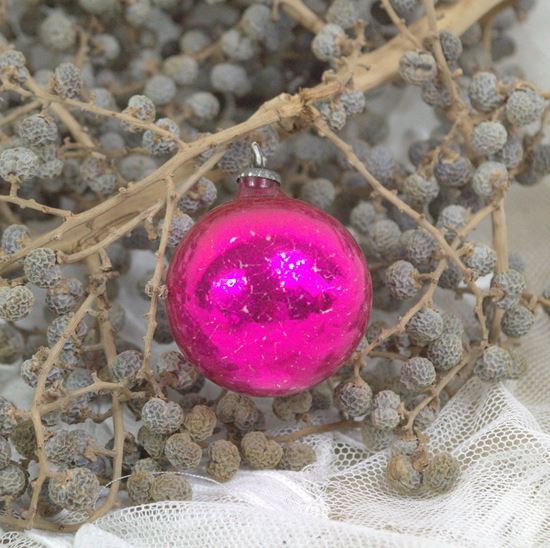 vintage fuchiaroze kleurig kerstballetje